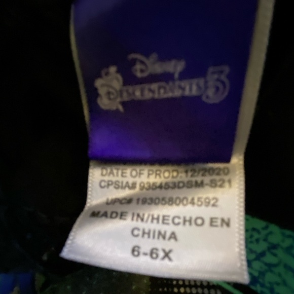 Uma Descendants Crop Top - Picture 5 of 6